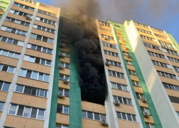 В Самаре произошел пожар в многоэтажке: с ожогами госпитализирован ребенок