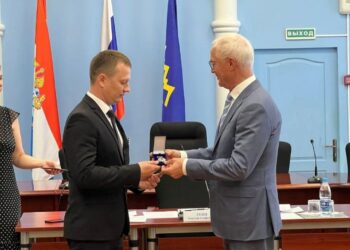 В Самарской области наградили врача, спасавшего жизни жителей Донецка