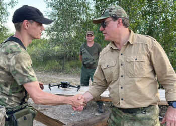 Дмитрий Азаров посвятил свой день рождения встречам с бойцами в зоне СВО