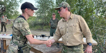 Дмитрий Азаров посвятил свой день рождения встречам с бойцами в зоне СВО