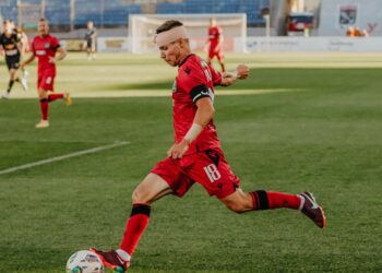 Футболисты «Акрона» продолжают удерживать позиции лидера