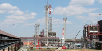 Заочно арестованный самарский бизнесмен атаковал Николаевский НПЗ