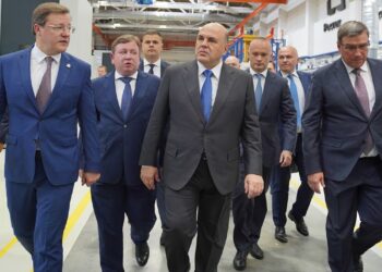 Михаил Мишустин в Самаре посетил ОДК-Кузнецов