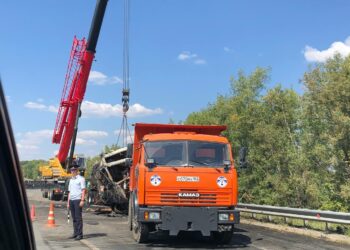На трассе М-5 в Самарской области 10 августа образовалась гигантская пробка