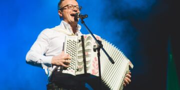 В Самаре в 2024 году появится двухметровый памятник баяну