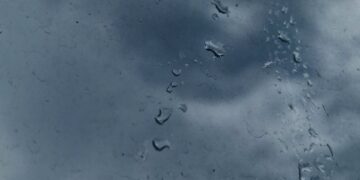 В Самарской области в ближайший час начнется страшная буря с ливнем