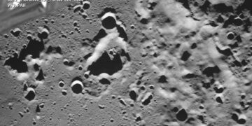 Запущенная в космос на самарской ракете станция показала обратную сторону луны