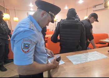 В Самаре полиция и ОМОН Росгвардии провели облавы в кафе и барах