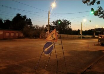 У Городского кладбища в Самаре смонтировали новый светофор