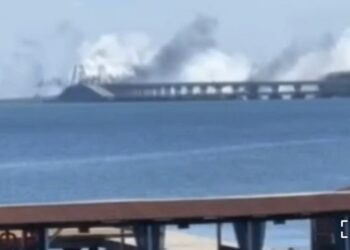 Украиной предпринята попытка ракетного удара по Крымскому мосту