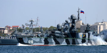 ВСУ атаковали морским дроном российский ракетный корабль ЧФ «Самум»