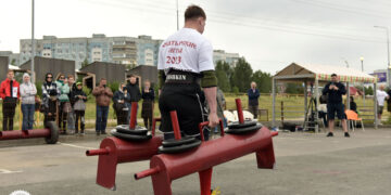 На соревнованиях в Тольятти стали известны имена самых сильных людей Поволжья