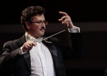 Дирижером Самарской филармонии стал потомок женщин-дирижеров с опытом работы в Китае