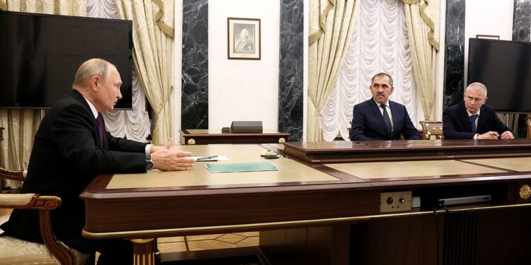 Встреча Владимира Путина с Юнус-Беком Евкуровым и Андреем Трошевым, фото: kremlin.ru