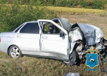 В Самарской области в лобовом столкновении автомобилей погибли два человека