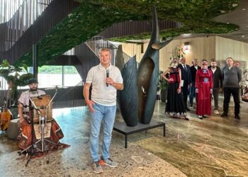 На алтайском курорте Сбера «Манжерок» открылась выставка российского скульптора Даши Намдакова