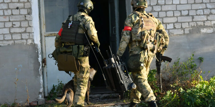 В Самарской области успешно обезвредили условных «террористов» в аэропорту