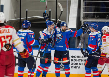 Хоккеисты «Лады» вышли в топ-команд Конференции «Восток»