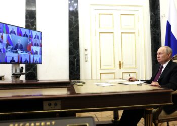 Дмитрий Азаров принял участие во встрече президента России с избранными главами регионов страны