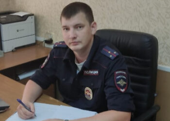 В Тольятти участковый задержал женщину, ударившую ножом своего отчима