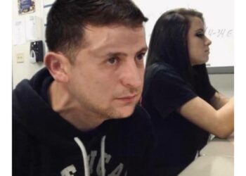 Маск высмеял Зеленского за выпрашивание помощи