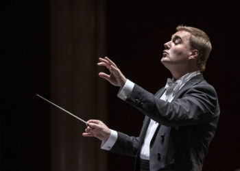 Худрук и главный дирижер «Шостакович Опера Балет» — о классике и современности, внезапных гастролях и новых голосах