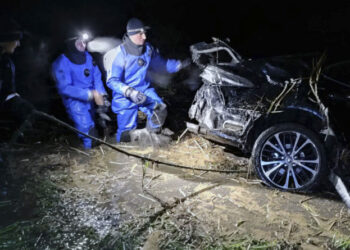 В Самарской области Toyota Camry опрокинулась в реку — водитель погиб