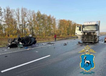 Под Сызранью в страшном ДТП с большегрузом погибло два человека