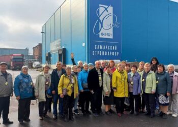 На заводе «Самарский Стройфарфор» провели экскурсию для ветеранов предприятия
