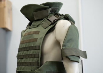 Ростех показал преимущества российского бронежилета «Оберег» перед защитой ВСУ из США