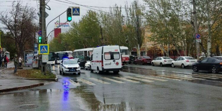 ДТП на пересечении Аэродромной и Волгина остановило движение трамваев, Фото: Надежда Галимуллина