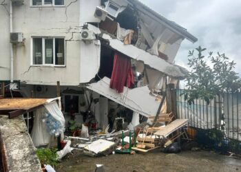 Гибель людей и масштабные разрушения принес ураган на юге России 