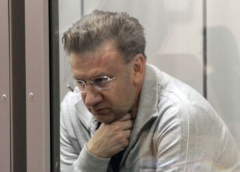 Как правую руку Дмитрия Азарова отправляли в изолятор