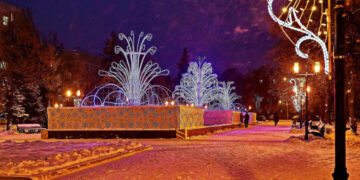 В Самаре продолжается монтаж традиционной новогодней иллюминации