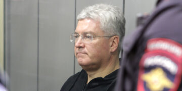 Как правую руку Дмитрия Азарова отправляли в изолятор