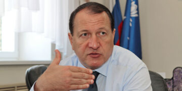 Силовое воздействие на подчиненного мэра Новокуйбышевска привело его не только к отставке, но и к уголовному делу