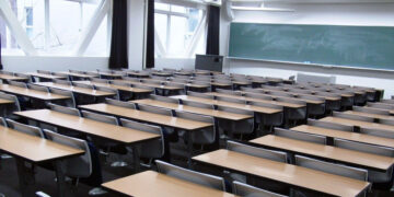 В Тольятти снижается число «карликовых» высших учебных заведений