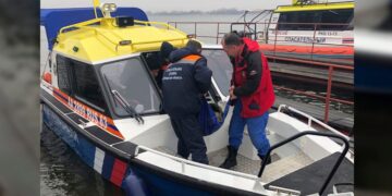 Спасатели Самарской области вывезли из Рождествено двоих людей для экстренного лечения