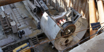 Самый амбициозный самарский строительный проект — завершение первой ветки метрополитена — одновременно и продолжается, и приостановлен