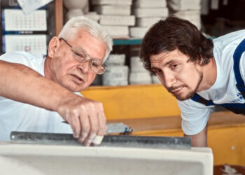 На «Самарском Стройфарфоре» всех желающих могут обучить новым профессиям