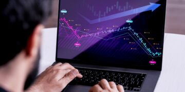 Сегодня давление на рубль может инерционно сохраниться