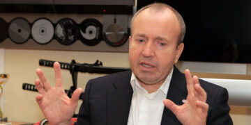 Владельца ГК «Тон-Авто» Александра Курылина разыскивают правоохранители. Что ждет его бизнес?