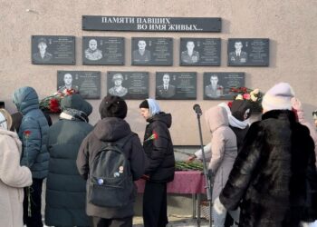 В День Героев Отечества в школе под Самарой установили сразу 9 мемориальных досок участников СВО