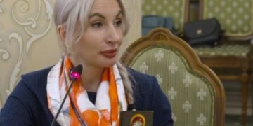 Жена самарского генерала рассказала о нападении на нее стаи собак знаменитого «дяди Вовы»