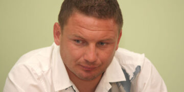 Самарское управление Росимущества избавило ветерана «Крыльев Советов» от проблемы с соседом