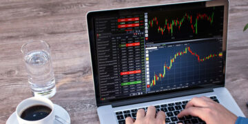 ВТБ вывел на рынок облигации-флоатеры с ежемесячными выплатами по купону