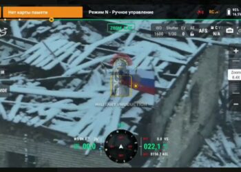 Флаг России поднят над Марьинкой, превращенной в укрепрайон ВСУ еще в 2014 году