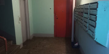 У тольяттинца в подъезде дома отобрали рюкзак с 10 млн рублей