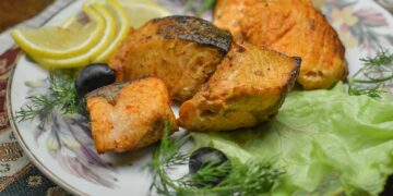 На новогодних корпоративах в России будут кормить миньоном, семгой и тортино 