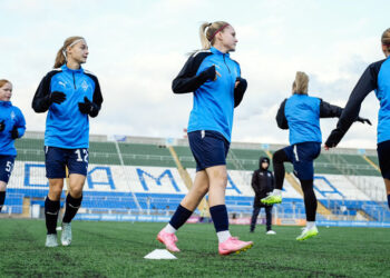 Футболистки «Крыльев Советов» пойдут своим путем в светлое будущее